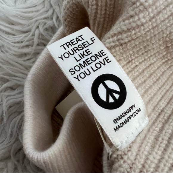 Madhappy Cashmere Shorts - Picture 8 of 8